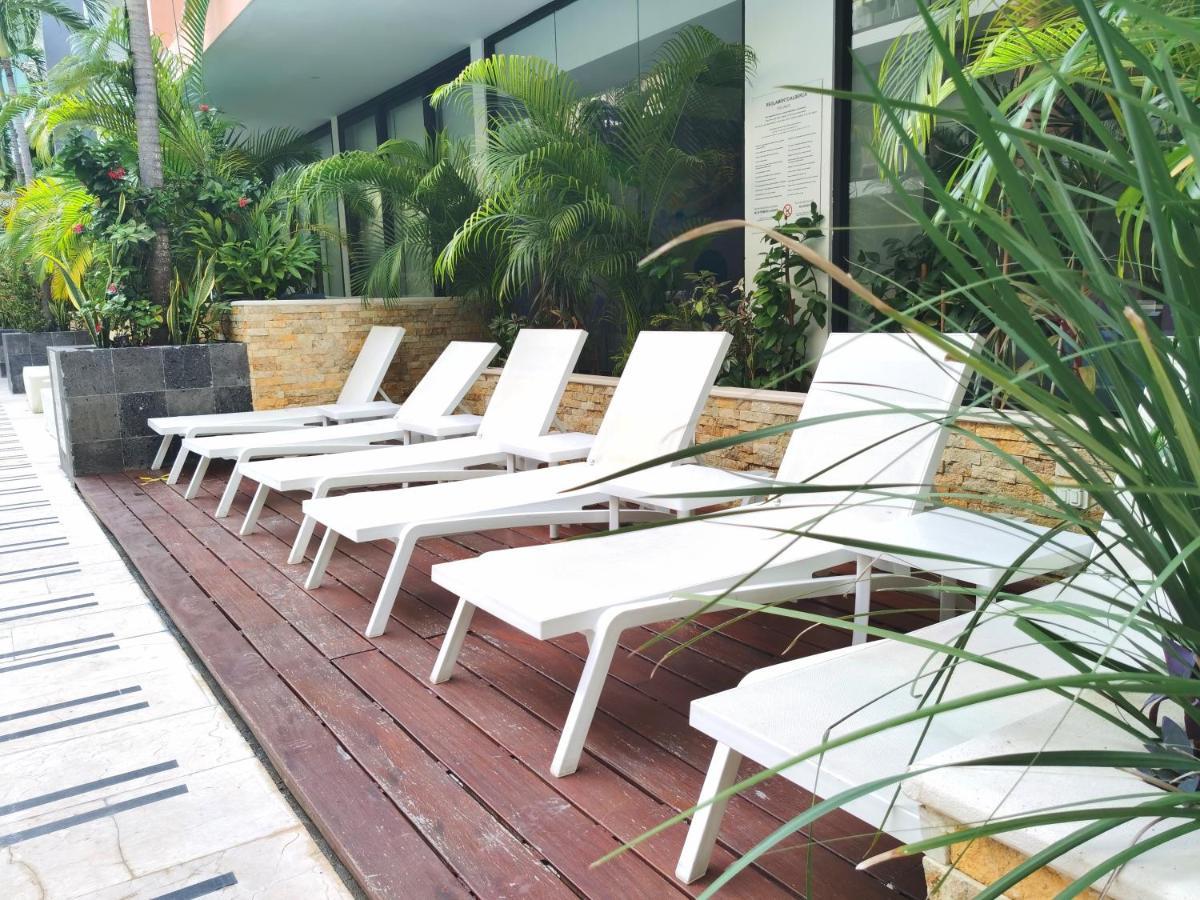 The City Condos By Menesse Playa del Carmen Kültér fotó